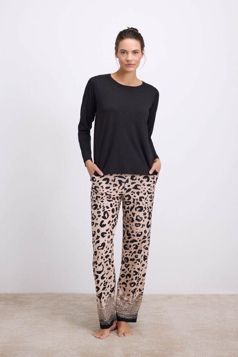 Anil Long Sleeve V-Neck tiger Patterned pajama