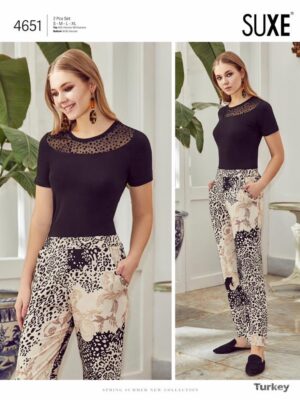 WOMEN'S T-SHIRT AND TROUSER SET - 4651